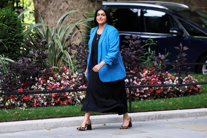UK plans tougher rules for migrants seeking to stay in country
